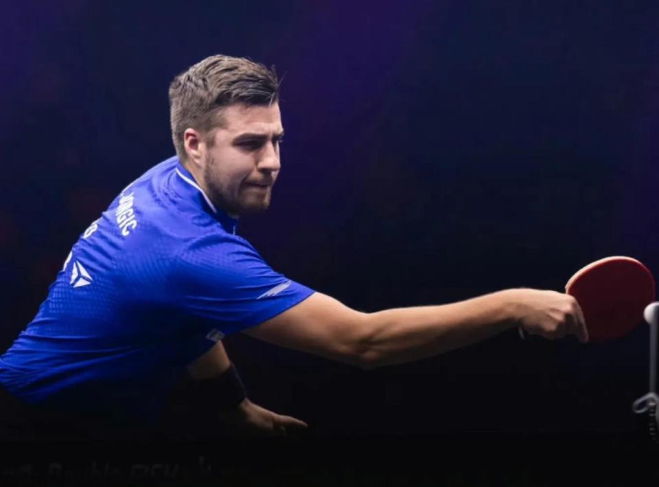 把自己推上 把自己推上