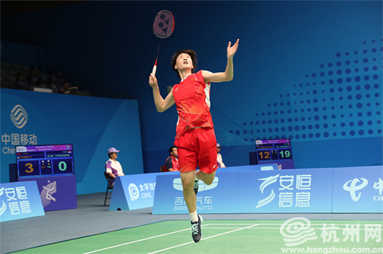 通过髋部转 通过髋部转